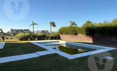 Casa en venta - Barrio Lagos de Canning