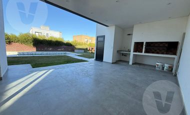 Casa en venta - Barrio Lagos de Canning