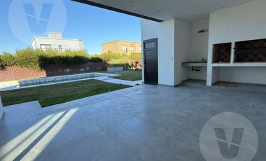 Casa en venta - Barrio Lagos de Canning