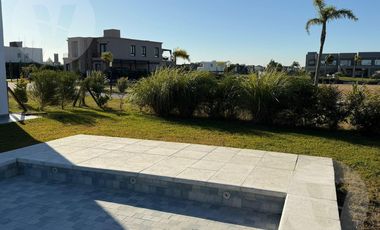 Casa en venta - Barrio Lagos de Canning