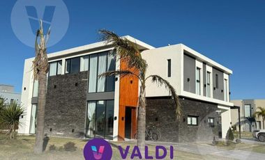 Casa en venta - Barrio Lagos de Canning