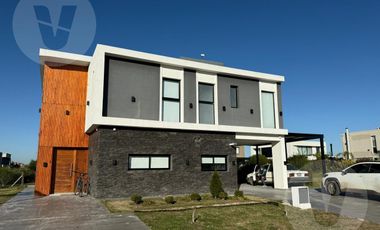 Casa en venta - Barrio Lagos de Canning