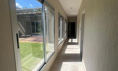 Casa 4 ambientes en alquiler - Fincas de Hudson