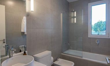 Departamento en alquiler tres dormitorios, Pacífico, Valle Escondido.