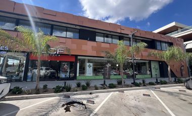 Local en  complejo Via Vento Canning