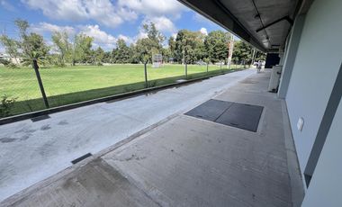 Local en  complejo Via Vento Canning