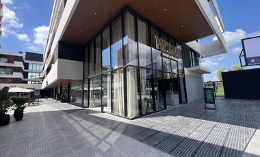 Local en  complejo Via Vento Canning