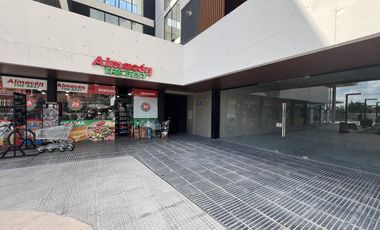 Local en  complejo Via Vento Canning