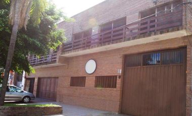 Rolon 2300 Excelente Inmueble ideal Depósito/Oficinas/Salon de fiestas 1200mts cub   400 descub