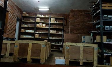 Rolon 2300 Excelente Inmueble ideal Depósito/Oficinas/Salon de fiestas 1200mts cub   400 descub