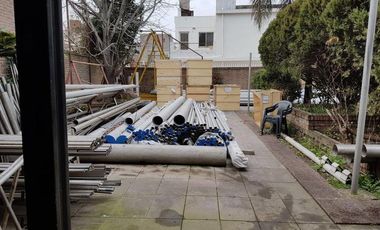 Rolon 2300 Excelente Inmueble ideal Depósito/Oficinas/Salon de fiestas 1200mts cub   400 descub