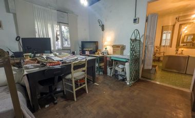Casa en venta - 2 Dormitorios 1 Baño - 330Mts2 - Caseros