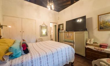 Casa en venta - 2 Dormitorios 1 Baño - 330Mts2 - Caseros