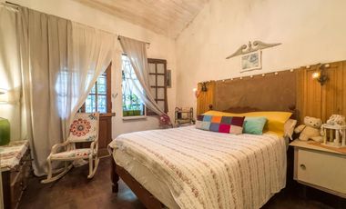 Casa en venta - 2 Dormitorios 1 Baño - 330Mts2 - Caseros