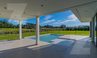 Casa moderna a estrenar Rumencó Joven