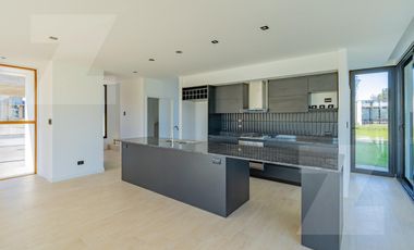 Casa moderna a estrenar Rumencó Joven