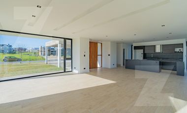 Casa moderna a estrenar Rumencó Joven