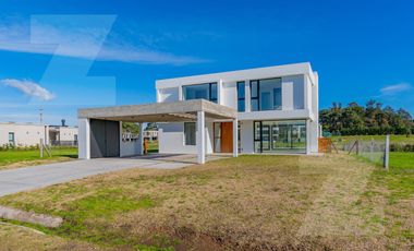 Casa moderna a estrenar Rumencó Joven