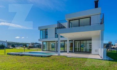 Casa moderna a estrenar Rumencó Joven