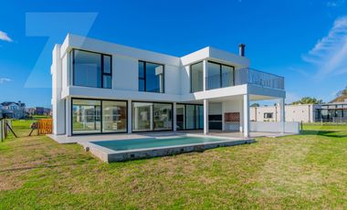 Casa moderna a estrenar Rumencó Joven