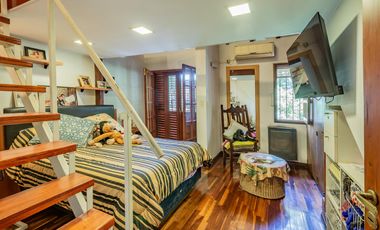 Casa en venta 5 amb con cochera y jardin - Caballito