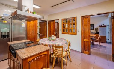 Casa en venta 5 amb con cochera y jardin - Caballito