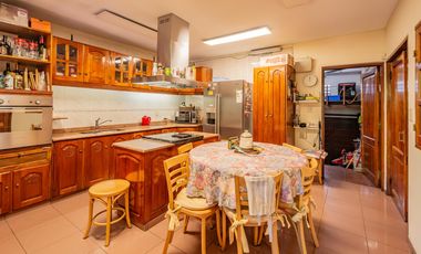 Casa en venta 5 amb con cochera y jardin - Caballito