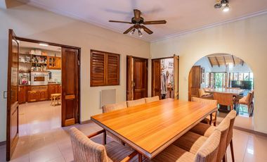 Casa en venta 5 amb con cochera y jardin - Caballito