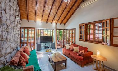 Casa en venta 5 amb con cochera y jardin - Caballito