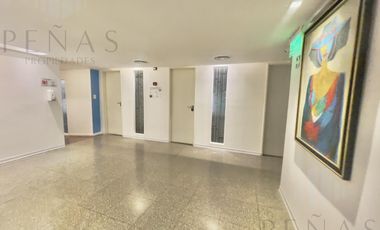 Alquiler Impecable Local comercial con Oficinas en el Centro