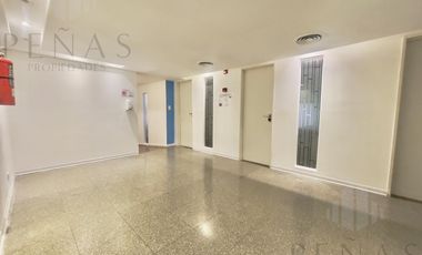 Alquiler Impecable Local comercial con Oficinas en el Centro