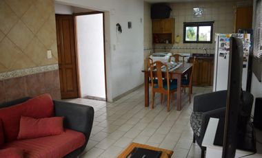 Casa en venta - 4 Dormitorios 2 Baños - Cochera - 187Mts2 - 9 De Julio