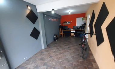 Casa en venta - 4 Dormitorios 2 Baños - Cochera - 187Mts2 - 9 De Julio