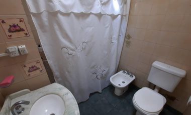 Casa en venta - 4 Dormitorios 2 Baños - Cochera - 187Mts2 - 9 De Julio