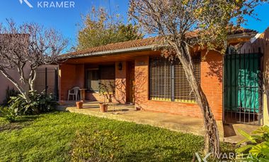 Casa en  Pacheco con gran lote!