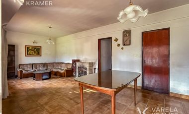 Casa en  Pacheco con gran lote!