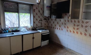 PH en alquiler - 2 Dormitorios 1 Baño - Quilmes