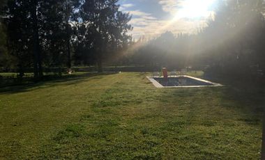 Casa en venta - 4 Dormitorios 3 Baños - Cochera - 1.320Mts2 - La Plata