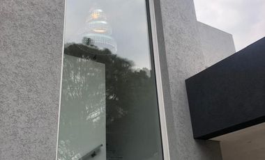 Casa en venta - 4 Dormitorios 3 Baños - Cochera - 1.320Mts2 - La Plata