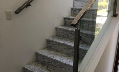 Casa en venta - 4 Dormitorios 3 Baños - Cochera - 1.320Mts2 - La Plata