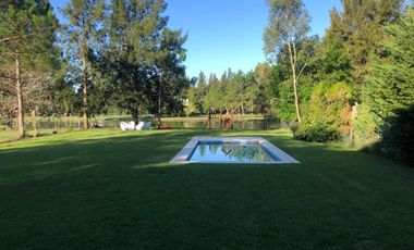 Casa en venta - 4 Dormitorios 3 Baños - Cochera - 1.320Mts2 - La Plata