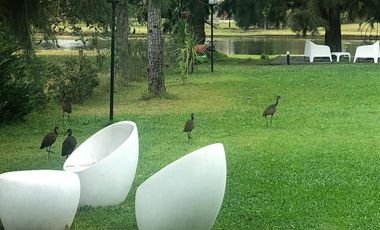 Casa en venta - 4 Dormitorios 3 Baños - Cochera - 1.320Mts2 - La Plata