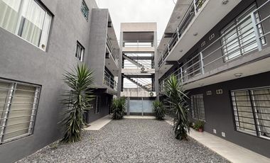 Departamento en alquiler con cochera 2 ambientes Moron