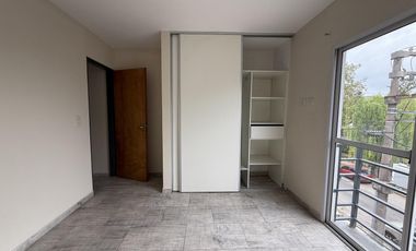 Departamento en alquiler con cochera 2 ambientes Moron