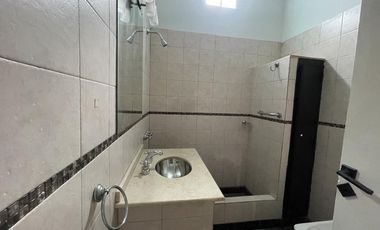 Alquiler - Casa - Lomas de Zamora - Buenos Aires