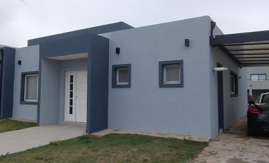 Casa en venta - 2 Dormitorios 2 Baños - 635mts2 - Esteban Echeverria