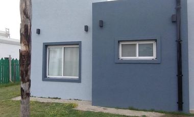 Casa en venta - 2 Dormitorios 2 Baños - 635mts2 - Esteban Echeverria