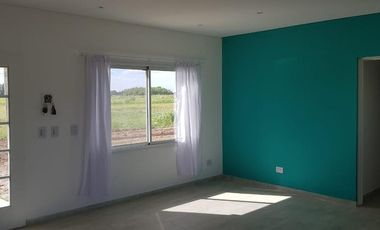 Casa en venta - 2 Dormitorios 2 Baños - 635mts2 - Esteban Echeverria