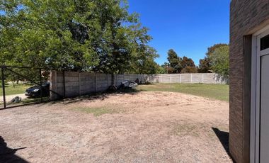 Casa en venta - 2 Dormitorios 1 Baño - Cochera - 2000Mts2 - Los Pinos, Balcarce