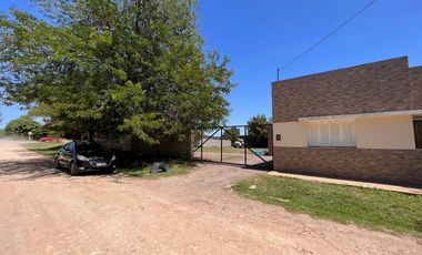 Casa en venta - 2 Dormitorios 1 Baño - Cochera - 2000Mts2 - Los Pinos, Balcarce
